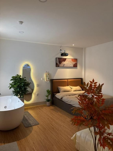 Room 3, H&N House, District 10