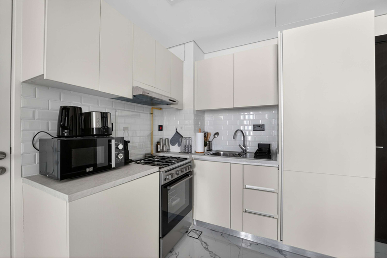 Room 5, Silkhaus Canalside Premium 1BR in Al Maryah Island, Abu Dhabi City