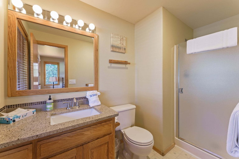 Interior 4, Sunriver Golf Views Hot Tub Escape, Deschutes