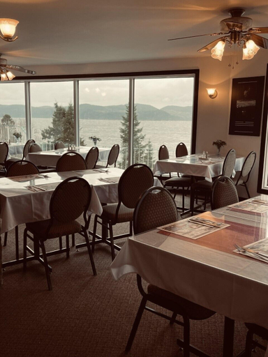 Food & Drinks 4, Auberge de la Riviere Saguenay, Le Fjord-du-Saguenay