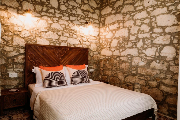 Others 3, Morisi Avlu, Çeşme