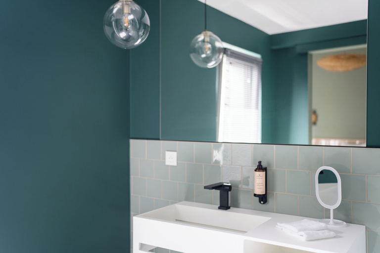 Bathroom 5, Hôtel L'Olivier, Hainaut