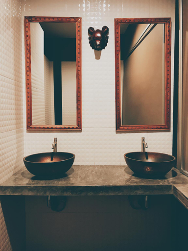 Bathroom 4, Lipe - Bloom Cafe and Hostel, Muang Satun