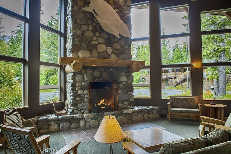 Public Area, Seward Windsong Lodge, Kenai Peninsula