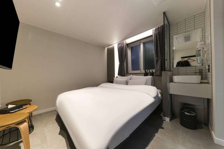 Bedroom 3, Shinchon Narang, Seodaemun