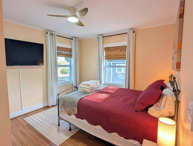 Interior 5, Stylish Durham Retreat - Walkable, Sleeps 6, Durham