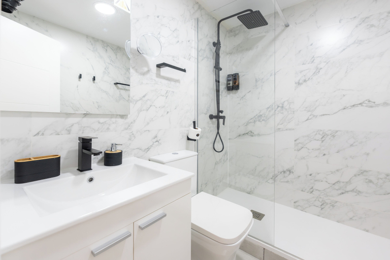 Bathroom 3, LEMON APARTMENT & HOTELS, Madrid