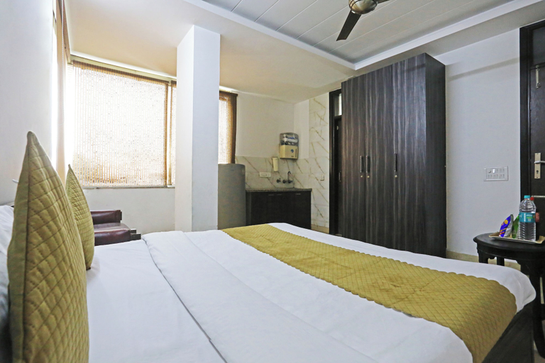 Room 5, Mauryan Elite Hotel Lajpat Nager, Delhi