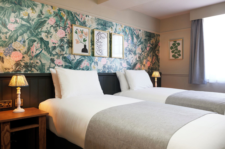 Room 4, The White Hart Hotel by Greene King Inns, Buckinghamshire