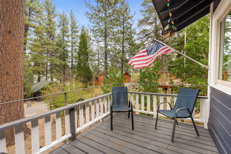 Terrace/patio, Bear Necessities, San Bernardino