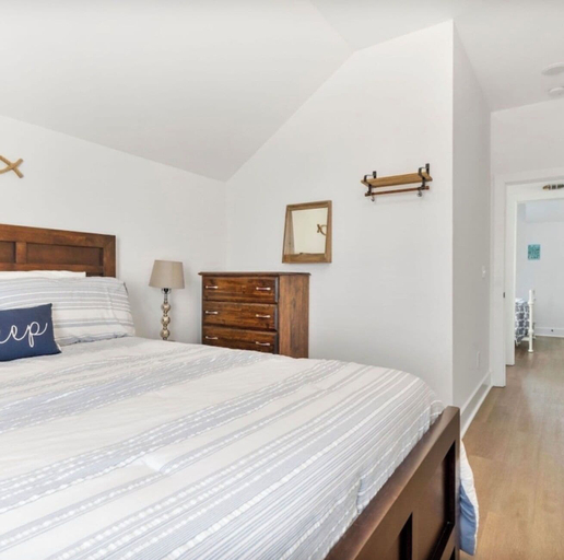 Room 3, Lake Happy, Tallapoosa