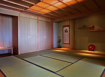 Others 3, Hyakunagaran, Nanjō