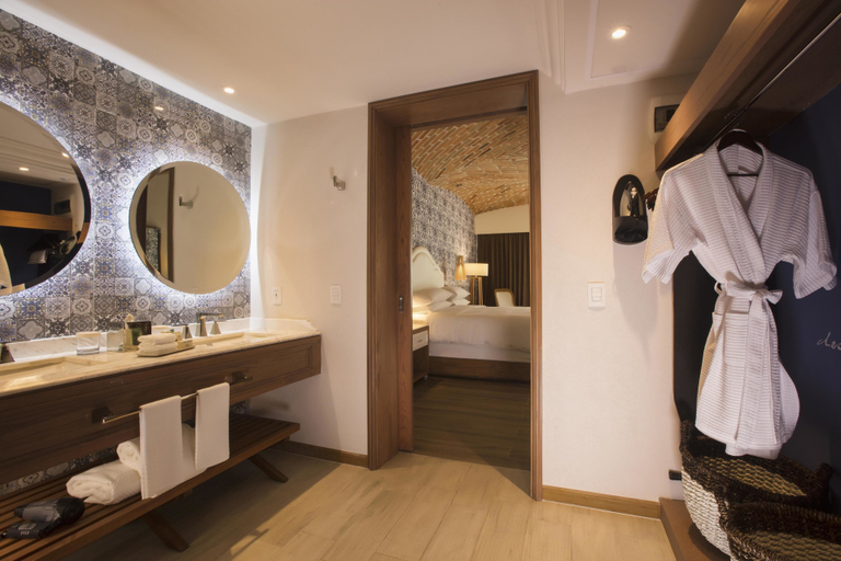 Bathroom, The Hacienda at Krystal Grand Puerto Vallarta- All Inclusive, Puerto Vallarta