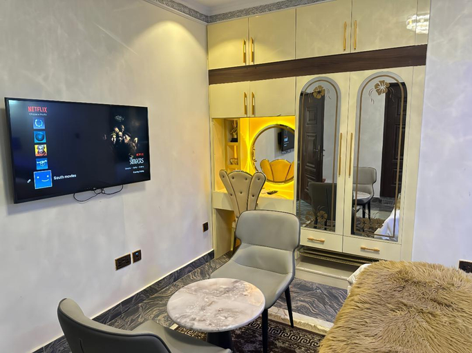5, Six Diamond Hotel Opebi, Kosofe