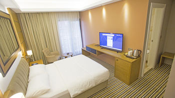 Others 2, Aktug Hotel, Merkez