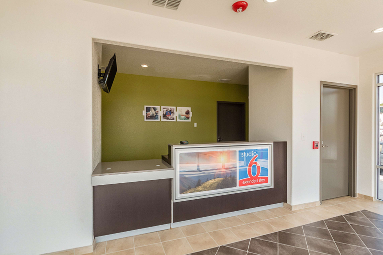 Public Area 2, Studio 6 New Braunfels, TX, Comal