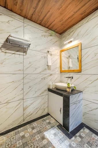 Bathroom 5, The Bagh Kufri, Shimla