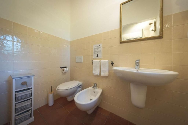 Bathroom 5, Podere San Filippo, Livorno