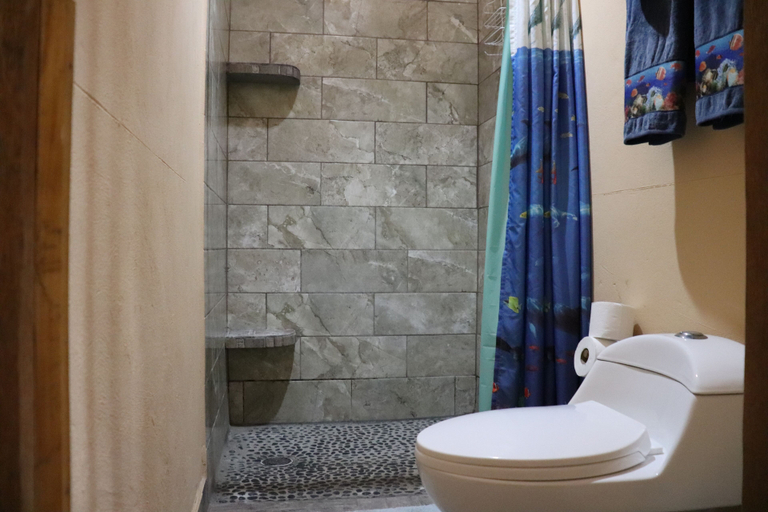 Bathroom 3, Bungalows Casa Blanca, La Huerta