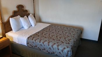 Others 4, Rodeway Inn Central Colorado Springs, El Paso
