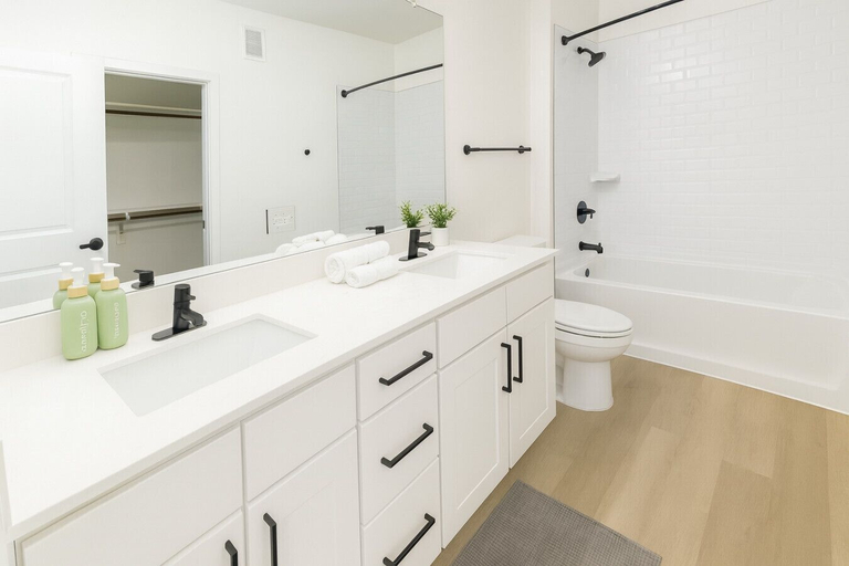 Interior 5, Gym, Pool, Washerdryer, Workerfriendly A+location, Grayson