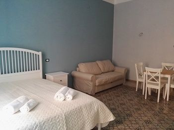 Others 3, Casa Vacanza Umberto, Salerno