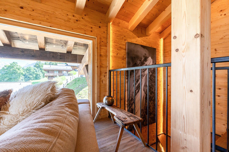 Shared lounge/TV area 4, Base Camp Cosy Chalet 4 Personnes, Hérens