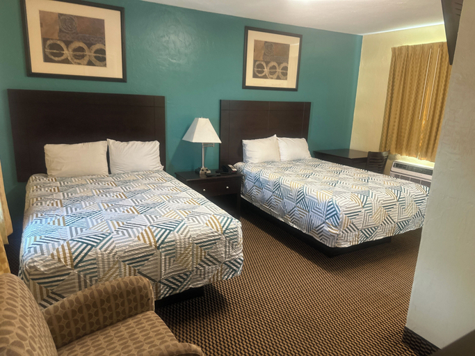Bedroom 3, Tropical Palm Motel, Lee