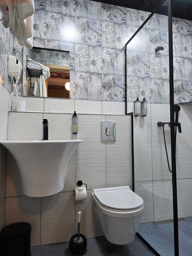 Bathroom 3, Hotel Nutsa in old Tbilisi, Tbilisi