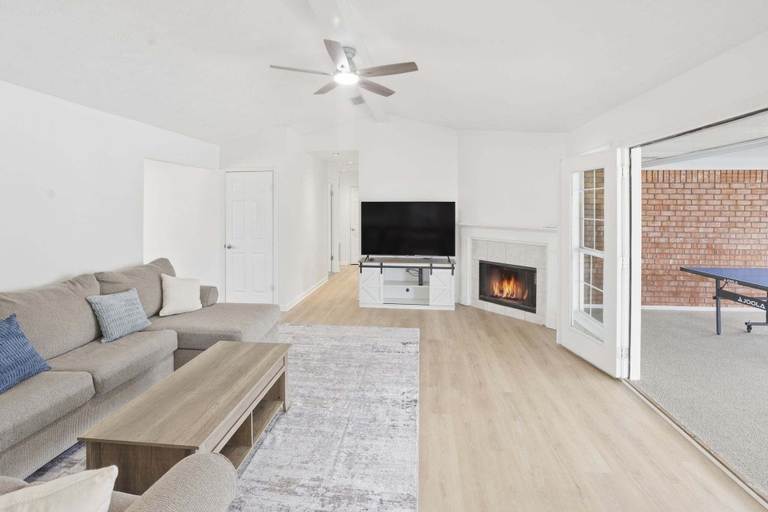 Living area 3, Private Pool Quiet Retreat Games 3 Bedroom Home, Autauga