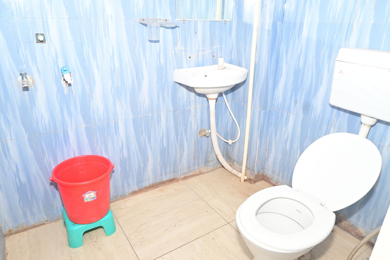Bathroom 2, Hotel RG, Faizabad