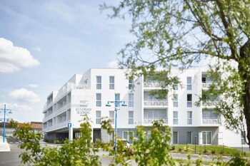 Front of Property 2, Residence Les Coteaux de Jonzac, Charente-Maritime