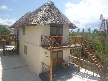 Others 3, Zanzest Beach Bungalows, Kusini