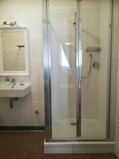 Bathroom 5, Le Logge, Pisa