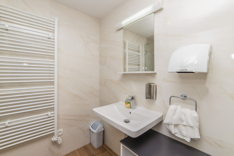 Room 3, Altiora Prestige Residence 201, Gradac