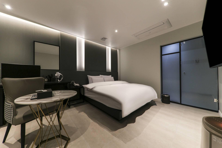 Bedroom 2, Shinchon Narang, Seodaemun