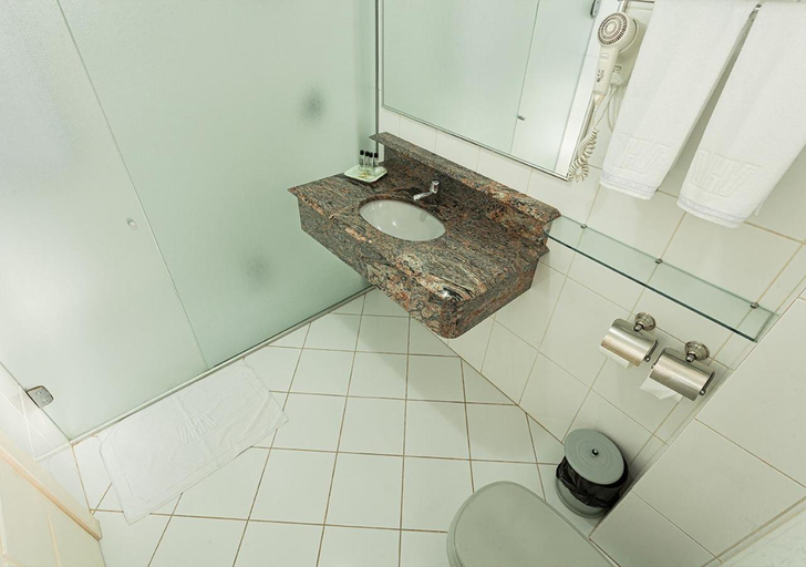 Bathroom 4, San Silvestre, Tubarão