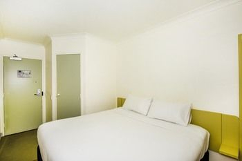 Others 2, Imperial Motel Windsor, Windsor
