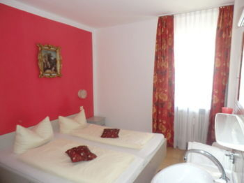 Others 4, Hotel Pension Haydn, München
