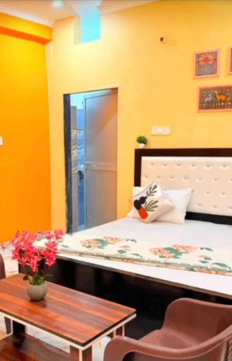 Room 5, Hotel Anuj Palace l Near Ram Mandir, Basti