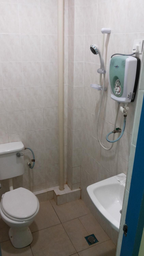 Bathroom 4, Hotel O Hotel Oriental, Kota Kinabalu