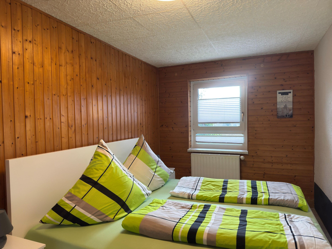 Bedroom 2, Friedlicher Waldurlaub in Altenfeld, Ilm-Kreis