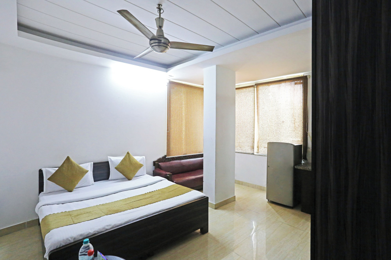 Room 4, Mauryan Elite Hotel Lajpat Nager, Delhi
