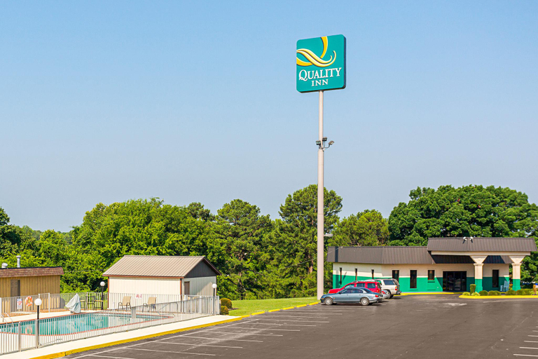 Exterior & Views 1, Quality Inn Hurricane Mills I-40, Humphreys