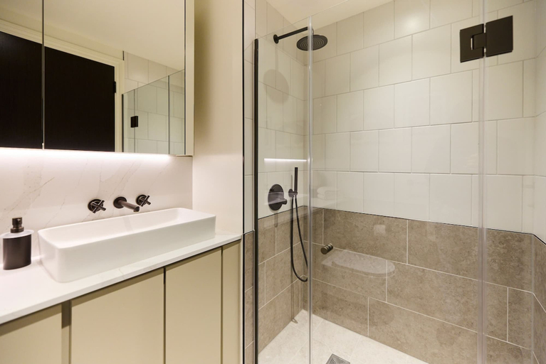 Room 5, Pembridge Residence Bright Stylish Notting Hill 10, London