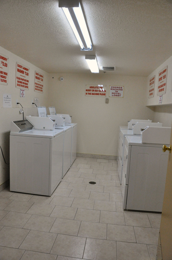 Bathroom 3, Western Budget Motel Leduc 3, Division No. 11