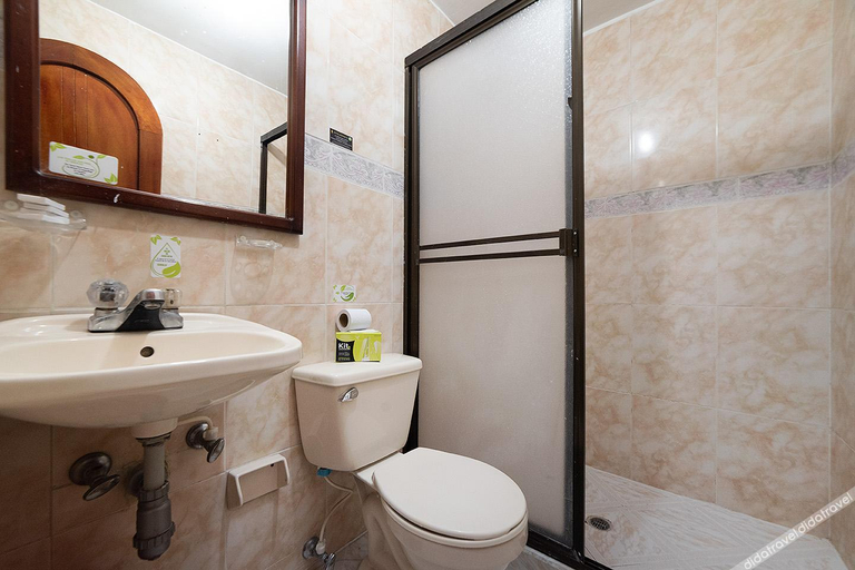 Bathroom, Ayenda 1234 Imperio 70, Medellín