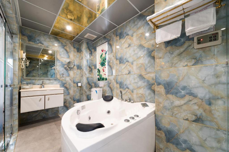 Bathroom 5, Townhouse Cuong Thanh 3 Hotel, District 10