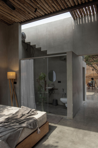 Bathroom 5, Flintstone, Krishnagiri