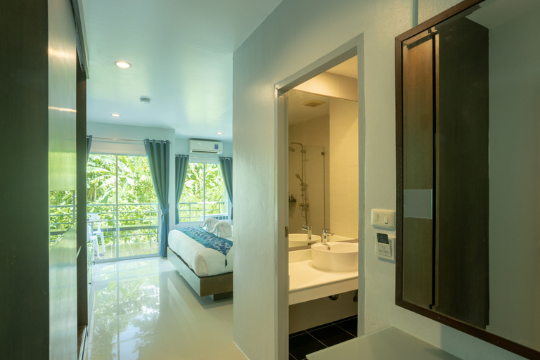 Bathroom 3, The Great at Patong Hotel, Phuket Island